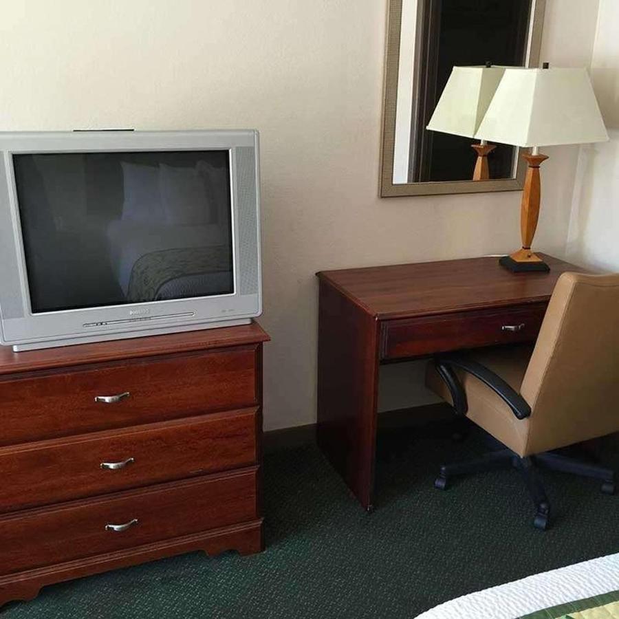 Astoria Hotel Danville North Luaran gambar