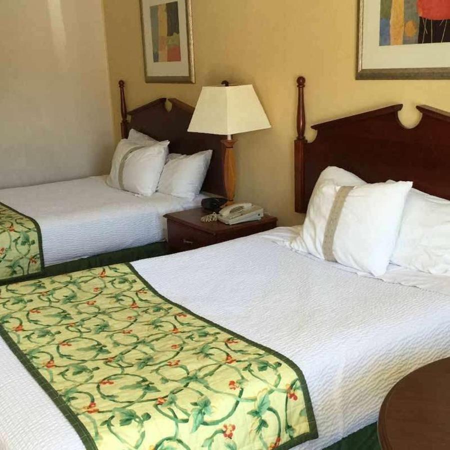 Astoria Hotel Danville North Luaran gambar