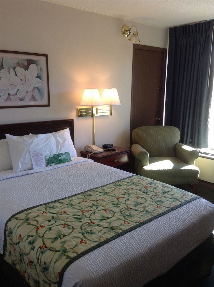 Astoria Hotel Danville North Luaran gambar