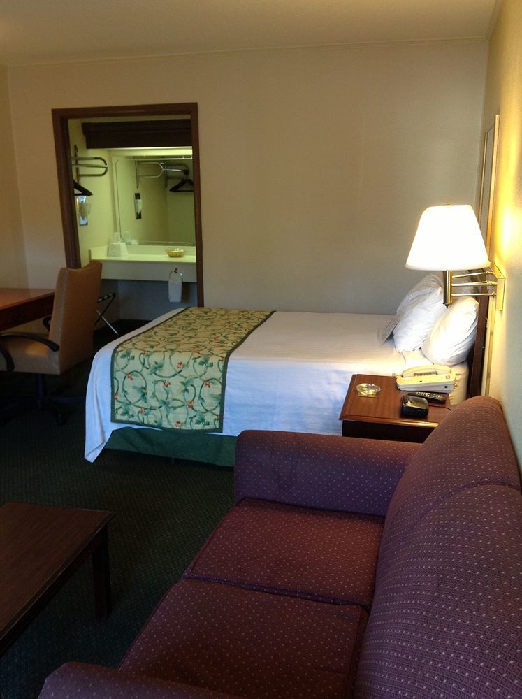 Astoria Hotel Danville North Luaran gambar