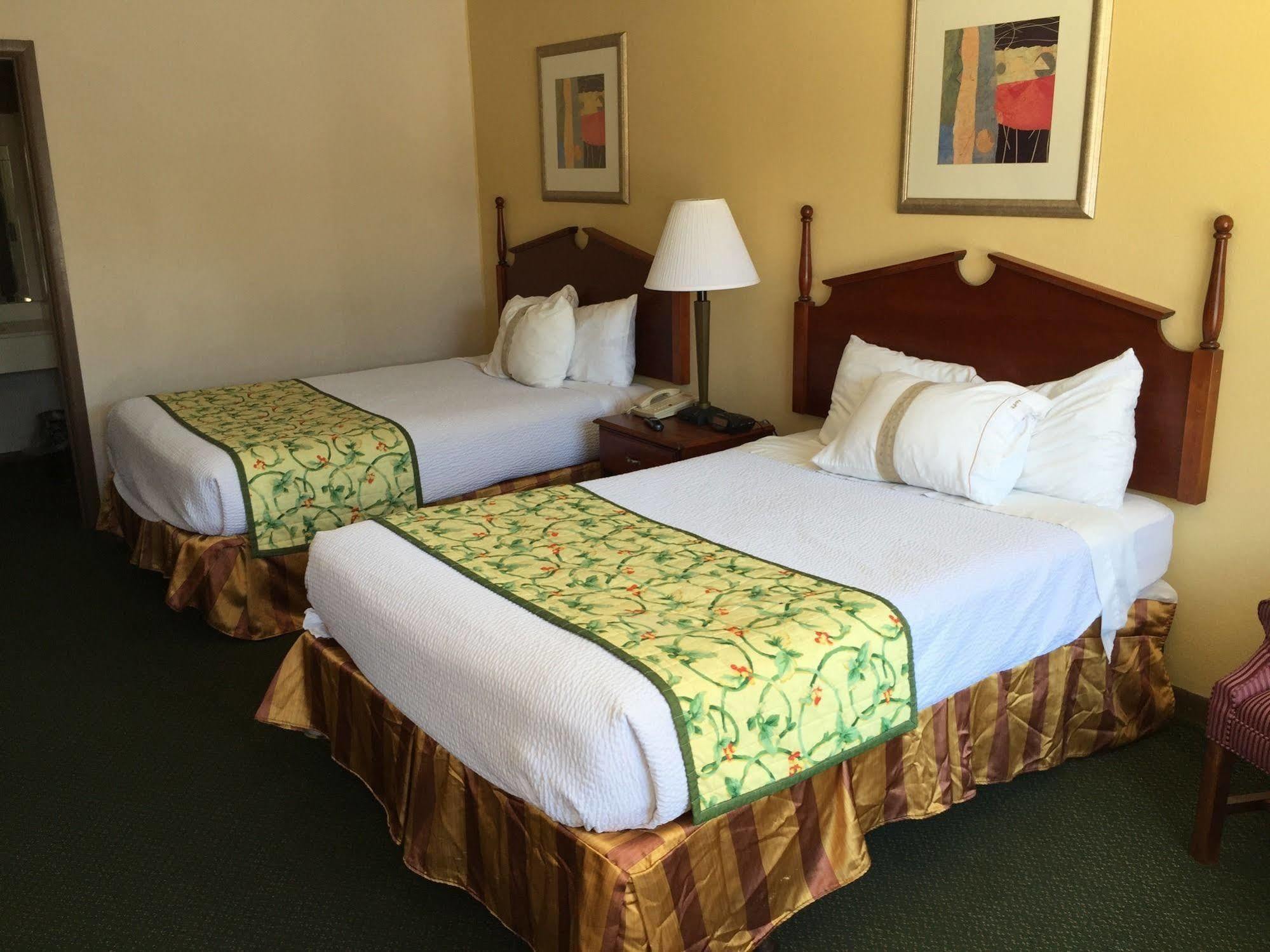 Astoria Hotel Danville North Luaran gambar